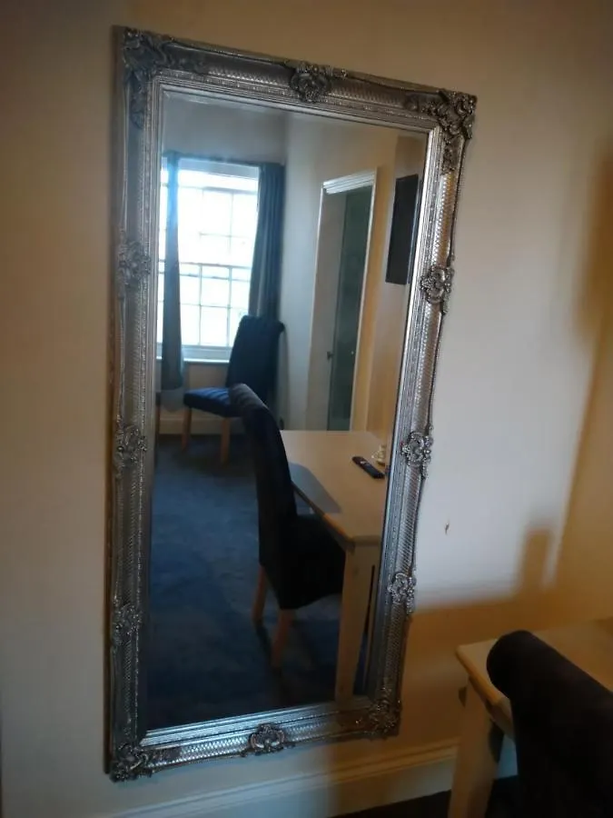 The Wellington Hotel Howden